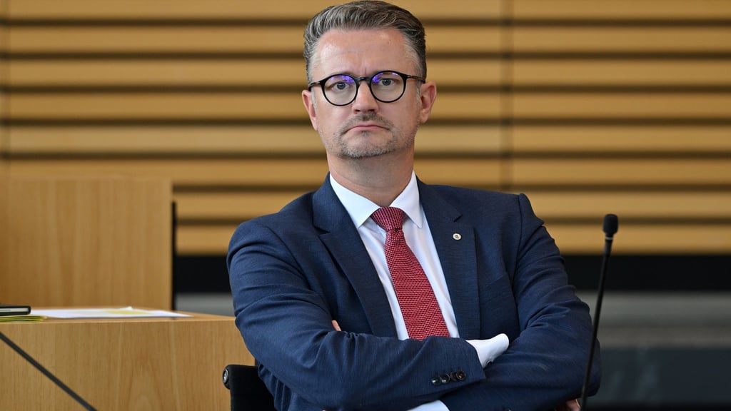 Mit wie viel Geld Thüringens Hochschulen für 2026/27 rechnen können, wird sich nach Meinung von Wissenschaftsminister Christian Tischner (CDU) im kommenden Jahr zeigen. (Archivbild)