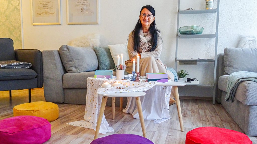 Gemeinsam trauern: Angela Tiede aus Osterburg (Altmark) im Kreis Stendal leitet eine Selbsthilfegruppe für Eltern von Sternenkindern. 