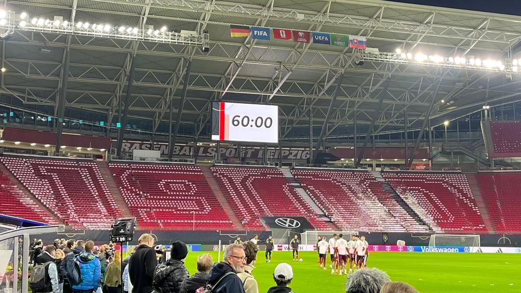 1900 – Der DFB beschwört in Leipzig am Gründungsort sein 125. Jubiläum.