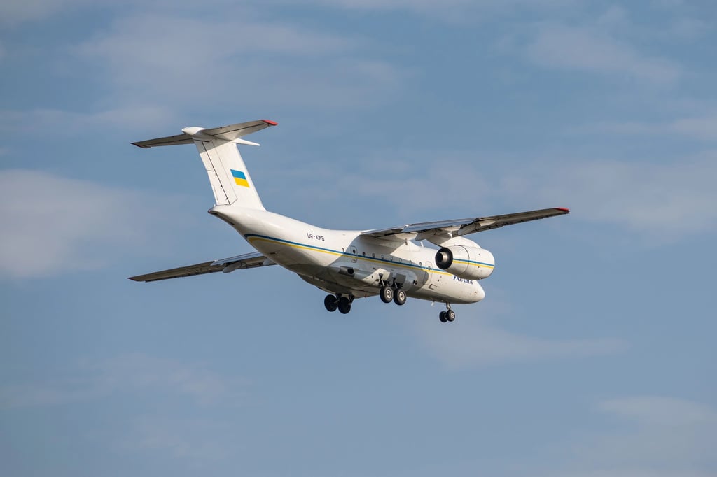 Ein seltenes Antonov-Modell war am Flughafen Leipzig/Halle zu sehen. Von der AN-74-TK-300D gibt es weltweit nur noch zwei Maschinen.