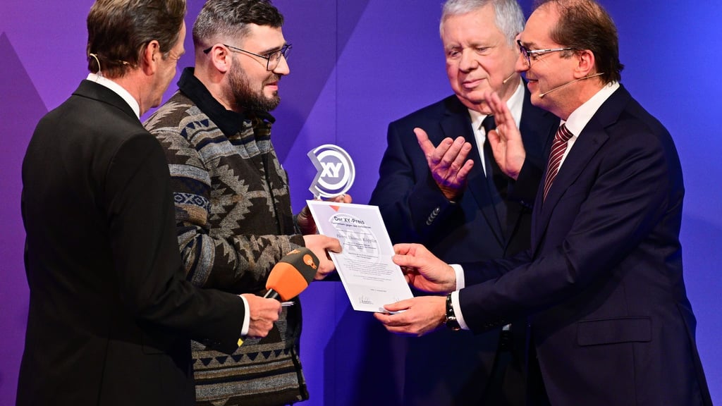 Thomas Köpplin (zweiter von links) aus Schweinfurt wurde geehrt.