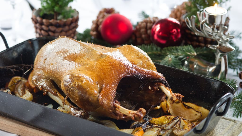 Wenn die Gans aus dem Ofen kommt, sollte sie erst einmal noch ruhen.