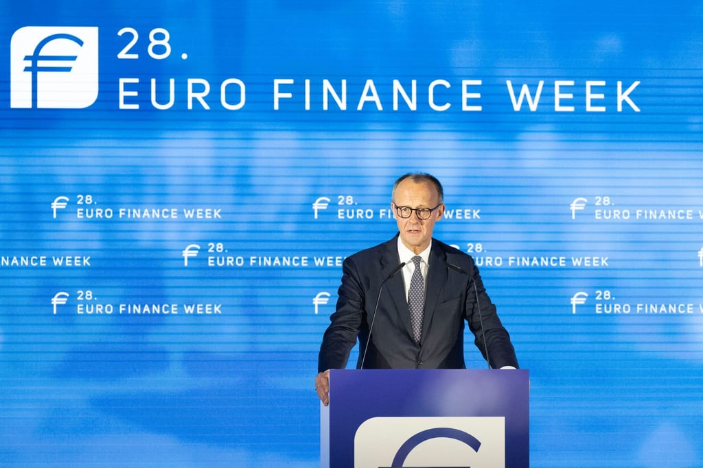 Kanzler Friedrich Merz (CDU) spricht sich für weniger Bankenregulierung in Europa aus (Archivbild)