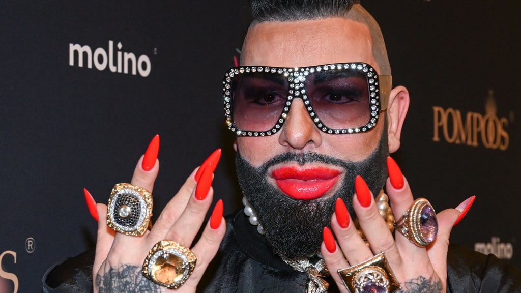 Der im baden-württembergischen Maulbronn geborene Modemacher Glööckler lebte lange in der Pfalz und wohnt heute in Berlin. (Archivbild)