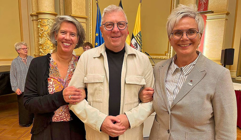 Kürzlich wurde Roland Schwarz vom Land geehrt; hier zu sehen mit Ministerin Zieschang (l.) und LSB-Präsidentin Renk-Lange. 