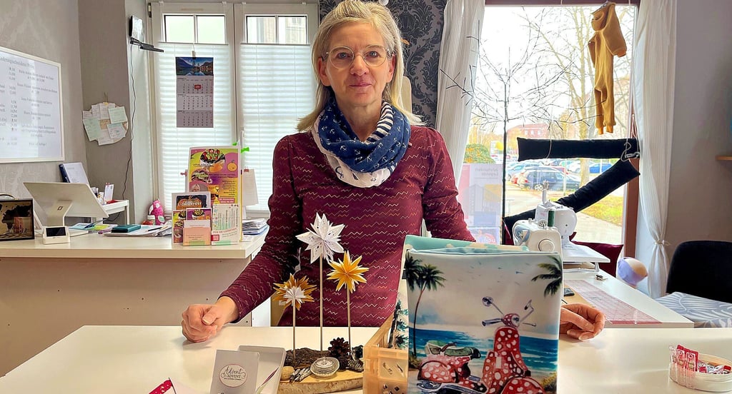 Doreen Falkenberg bietet in ihrem Laden eigene und andere handgemachte Produkte an.
