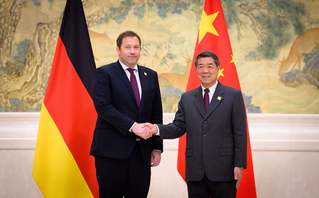 Klingbeil traf in Peking den chinesischen Vizepremier He Lifeng.