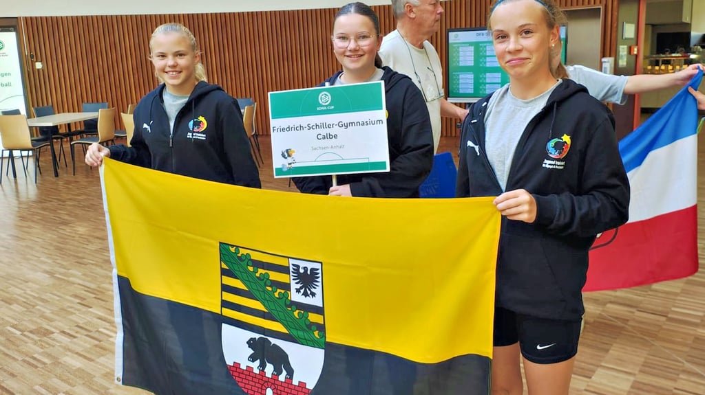 Die Schülerinnen aus Calbe vertraten Sachsen-Anhalt beim Fußball-Cup des Deutschen Fußball Bundes.