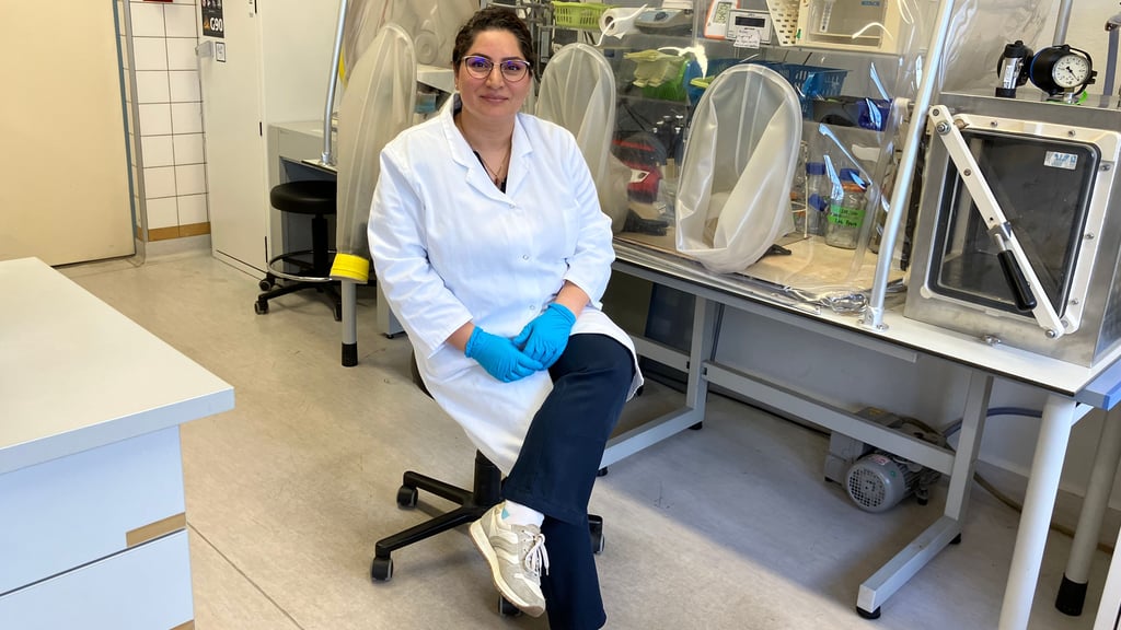 Amna Mehmood ist promovierte Molekularbiologin und wissenschaftliche Mitarbeiterin an der Universität Halle. Sie engagiert sich zudem für die Rechte von Frauen aus  ihrem Heimatland Afghanistan. 