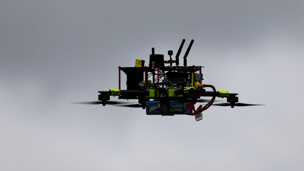 Im Nationalen Erprobungszentrum für unbemannte Luftfahrtsysteme am Flughafen Cochstedt entwickelt das DLR Technologien, um unerwünschte Drohnen zu erkennen, Lagebilder zu erstellen und Drohnen zu bekämpfen. (Archivbild)