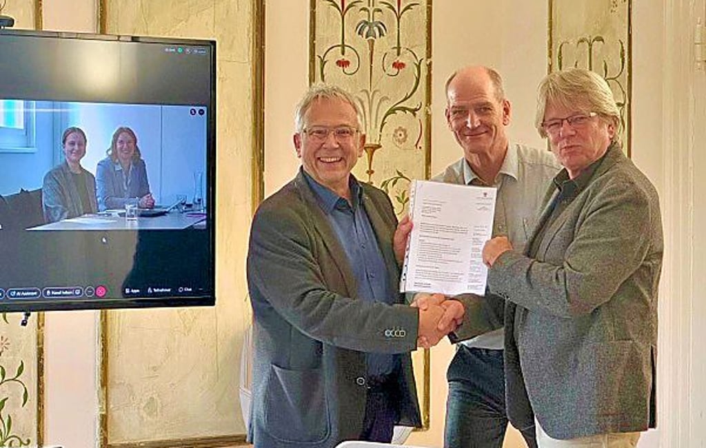 Vertreter der Kulturstiftung bei der Fördermittelübergabe 