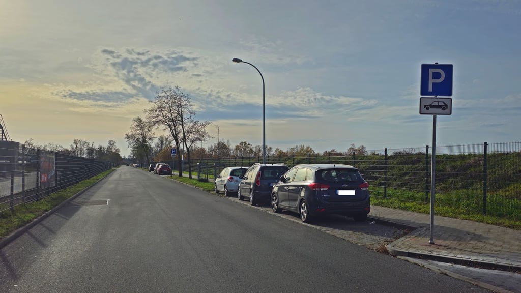 In der Straße Vormathen im Zerbster Gewerbegebie „Am Feuerberg“ ist das Parken fortan ausschließlich für Pkw erlaubt.