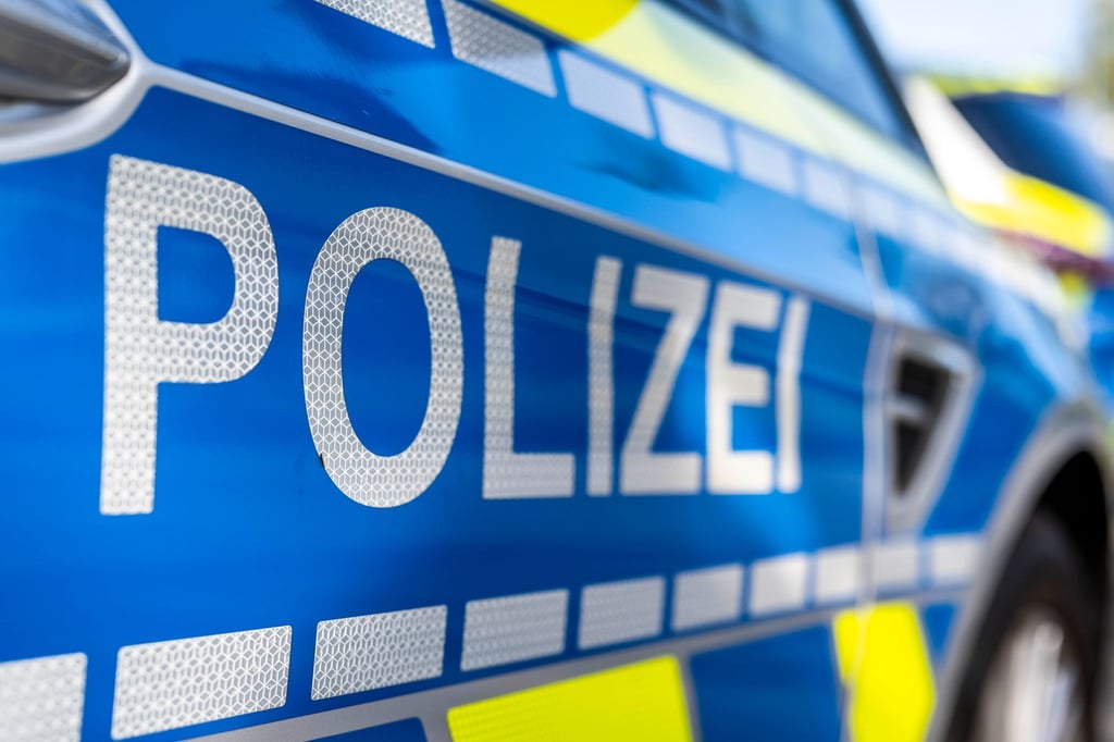 In Magdeburg hat es am Sonntag einen größeren Polizeieinsatz wegen einer Auseinandersetzung gegeben. (Symbolbild)