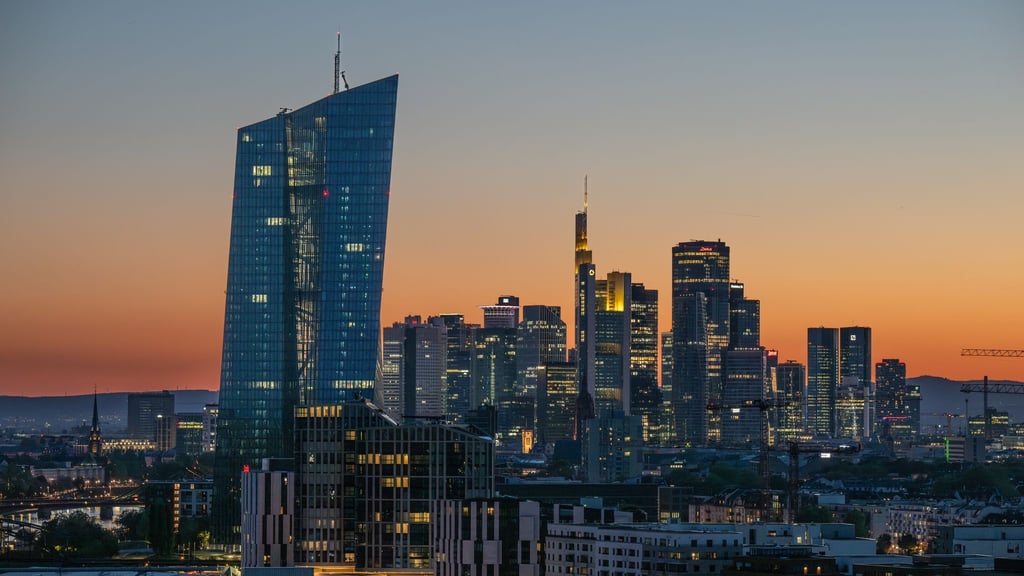 Die EZB beaufsichtigt die größten Banken im Euroraum direkt (Archivbild)