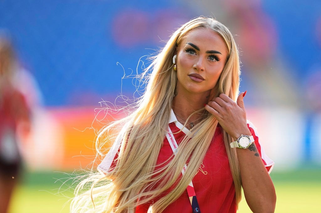 Zeigt ein verwüstetes Zimmer: Alisha Lehmann.