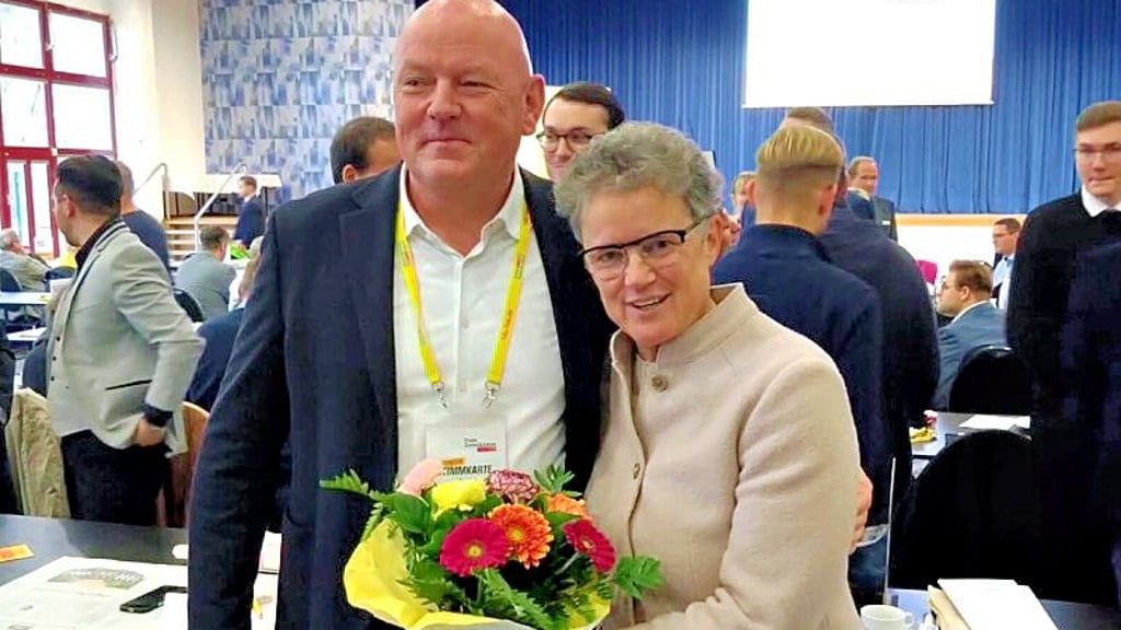 Jörg Bernstein mit der FDP-Spitzenkandidaten Lydia Hüskens. 
