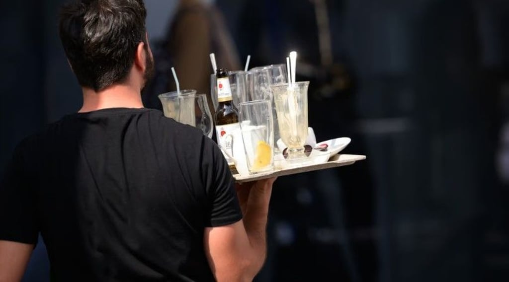 Die Arbeitskosten in Deutschland steigen deutlich, vor allem in der Gastronomie. Dort spielt der Mindestlohn eine große Rolle.