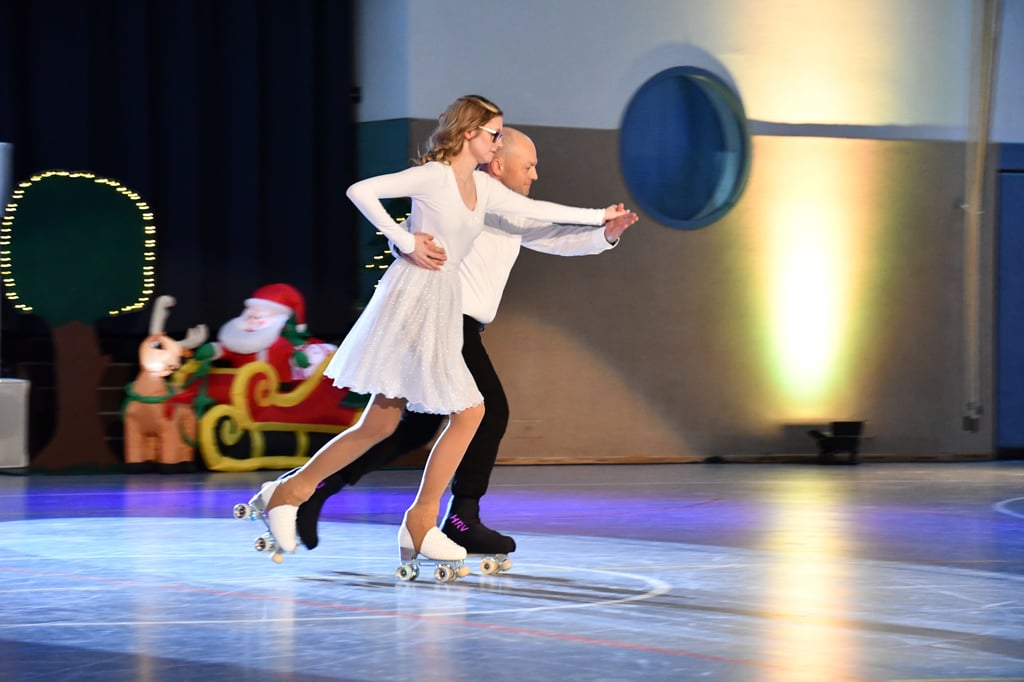 Das Nikolausschaulaufen des Haldensleber Rollsportvereins ist jedes Jahr ein Höhepunkt im Veranstaltungskalender der Stadt, hier ein Auftritt von 2023.