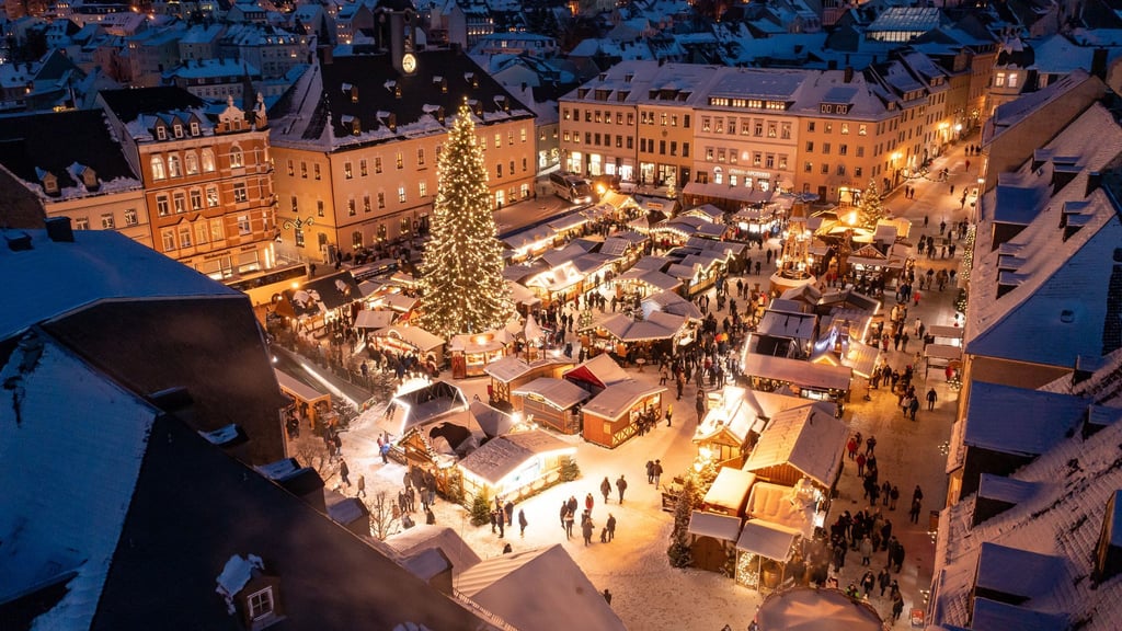 Die Auszeichnung würdigt die besondere Qualität, Authentizität und Strahlkraft des Annaberger Weihnachtsmarktes (Archivbild)