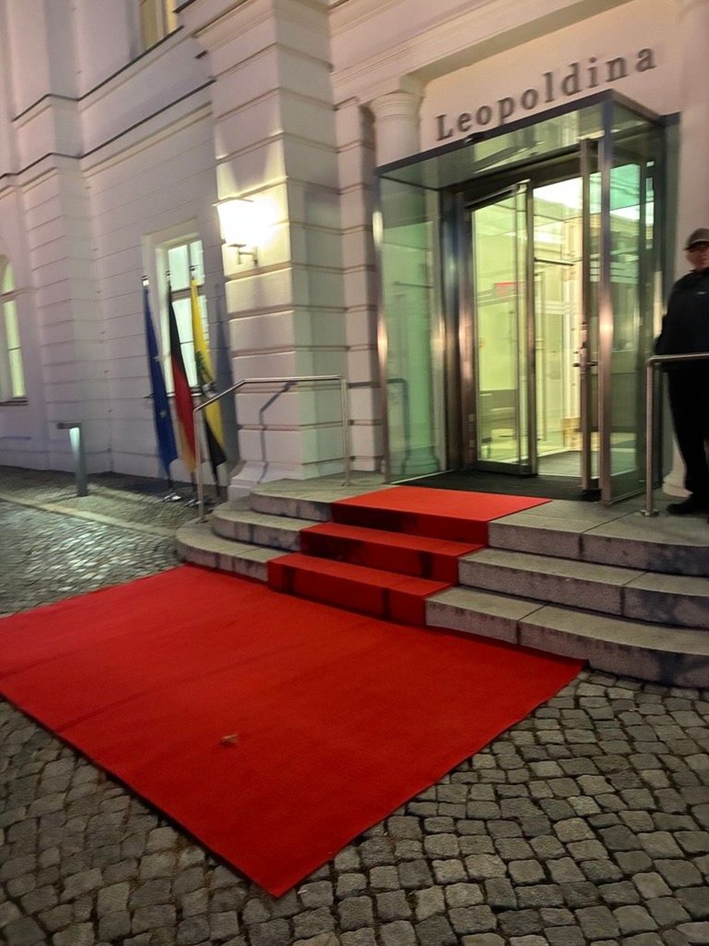 „Bitte nicht auf den Teppich treten!“ Die Leopoldina bereitet sich auf hohen Besuch vor.