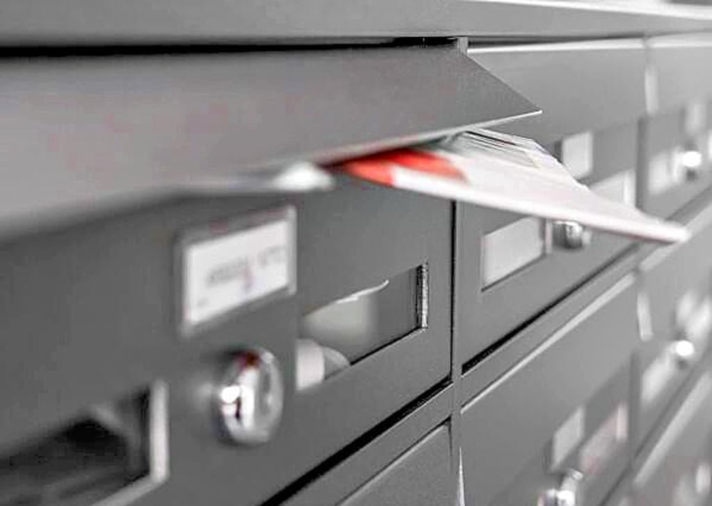 Die Polizei warnt vor Briefen mit verdächtigen QR-Codes.