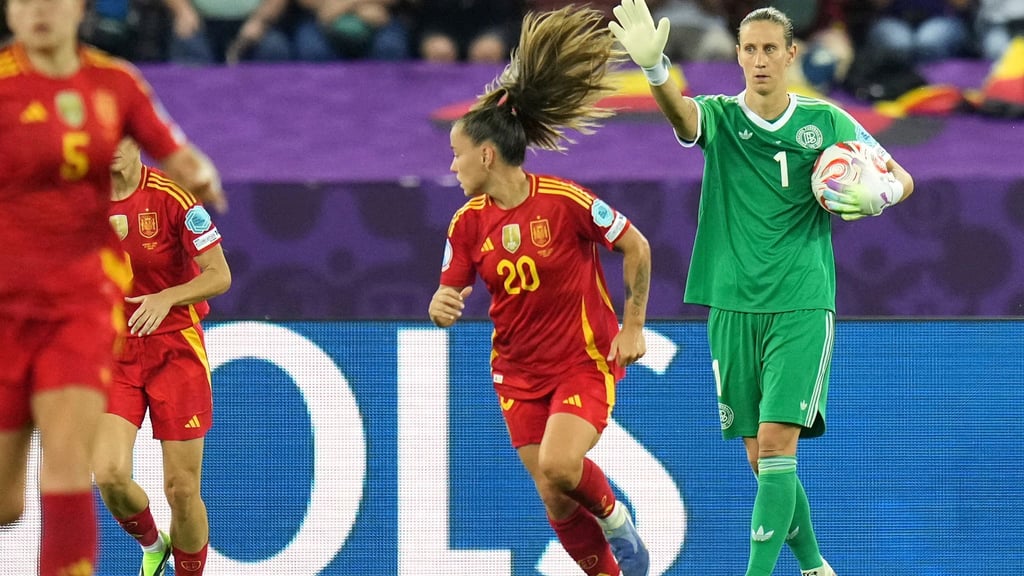 Wie im EM-Halbfinale dürfte Ann-Katrin Berger wieder das deutsche Tor gegen Spanien hüten.
