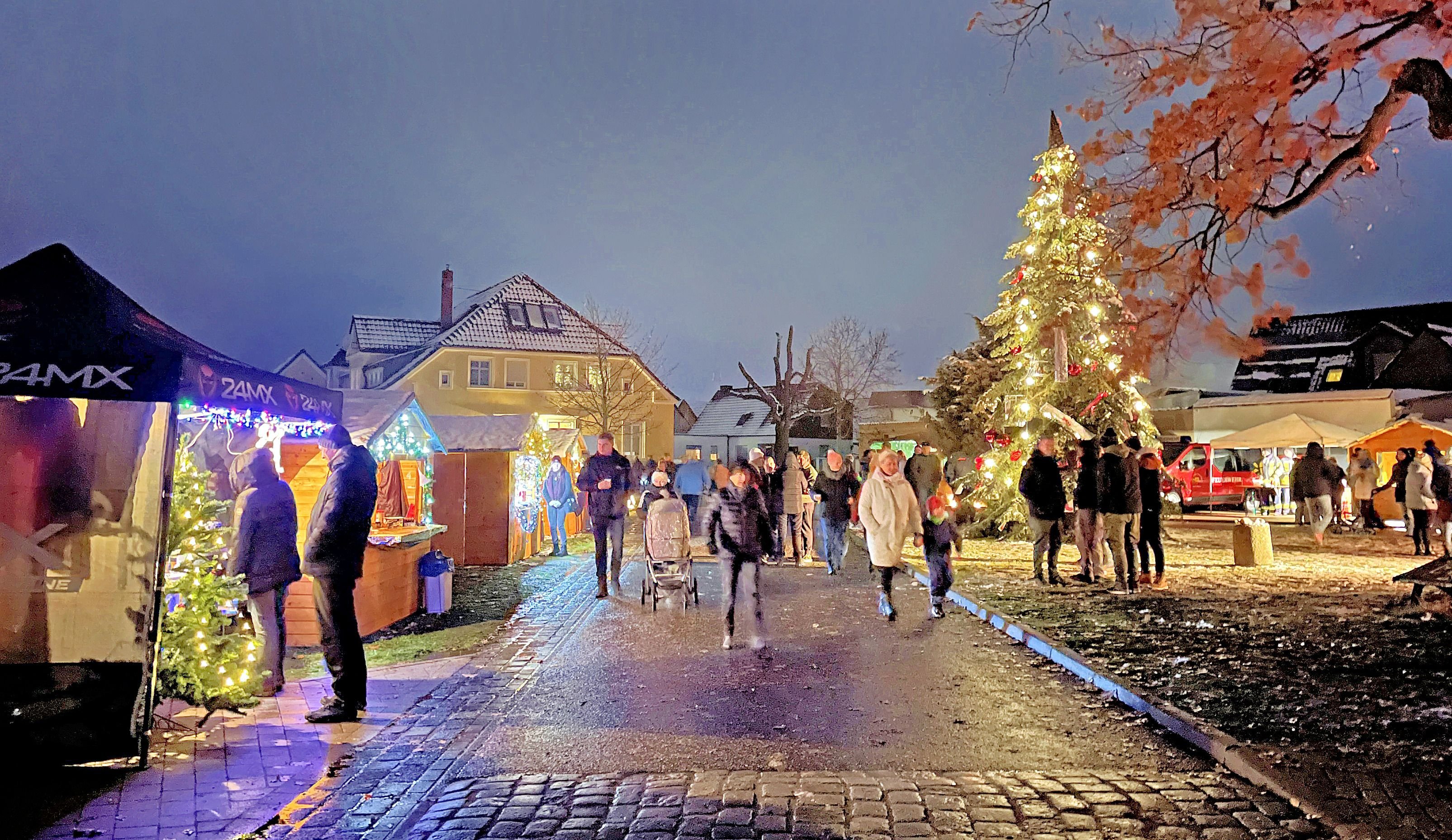 Termine an Aventswochenenden: Weihnachtsmärkte in der Gemeinde Möckern: Weihnachtssingen, Glühwein und Märchen