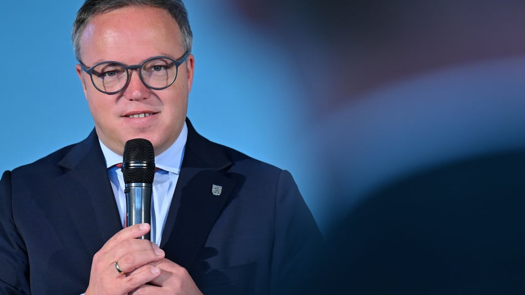 Thüringen Regierungschef will Schüler für eine Reise nach Israel begeistern.