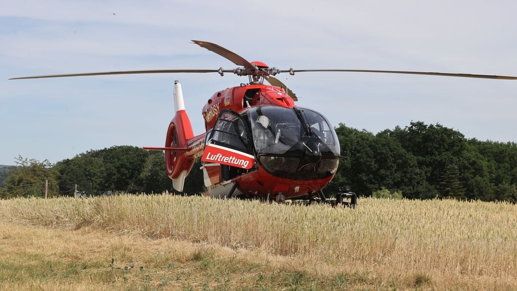 Derzeit stehen in Sachsen-Anhalt drei Rettungshubschrauber zur Verfügung, zudem kommen auch Helikopter aus angrenzenden Bundesländern zum Einsatz. (Archivbild)