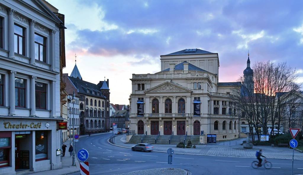 Am Altenburger Landestheater ist eine Theateraufführung mit anschließender Podiumsdiskussion geplant. (Archivbild)