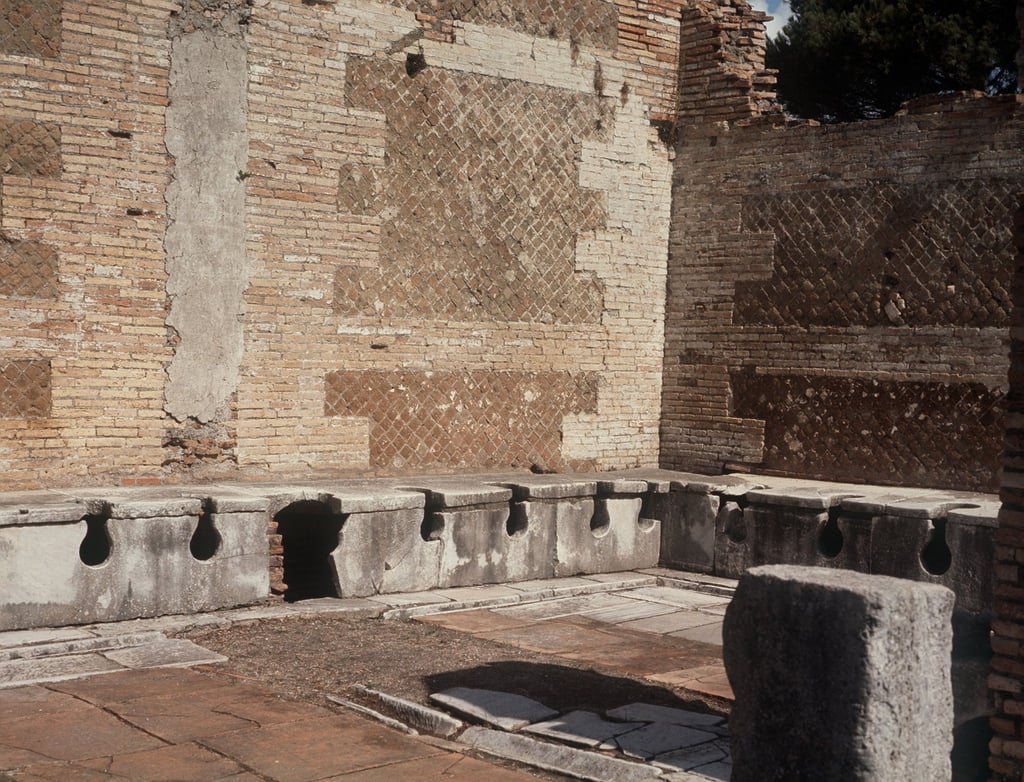 Die alten Römer saßen oft Schulter an Schulter, um ihr Geschäft zu verrichten. (Archivbild)