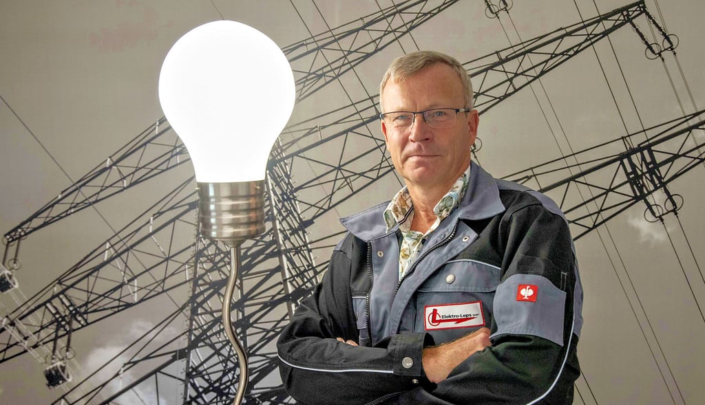 Tobias Buro von der Firma Elektro Leps aus Dessau erhielt beim Brunnenfest die Auszeichnung als Handwerksunternehmer des Jahres von der Kreishandwerkerschaft Anhalt Dessau-Roßlau.