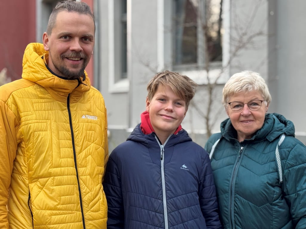 Julius Eggert, Arne Strauß und Heidi Gers gehörten zu den 72 Menschen, die dieses Jahr die Wanderung von Halberstadt aus hoch zum Brocken mitgemacht haben.