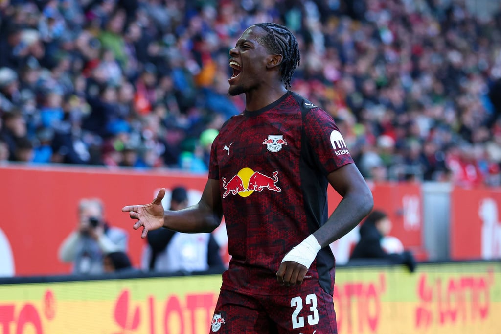 Castello Lukeba nach seinem Tor gegen den FC Augsburg.