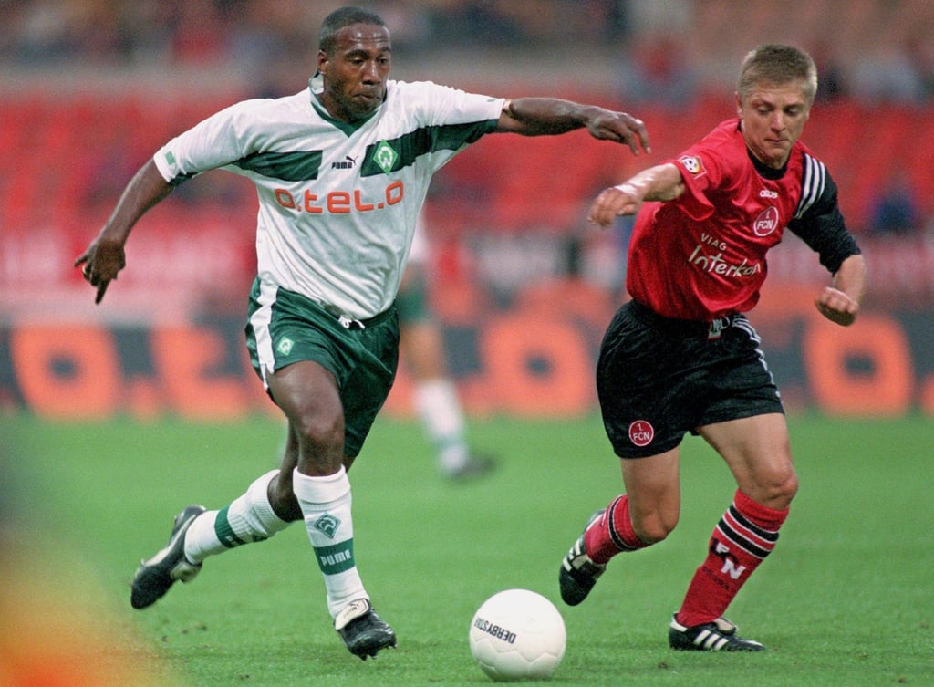 Der ukrainische Mittelfeldmann Andrij Polunin (re.) spielte Ende der 1990er Jahre auch für den 1. FC Nürnberg und verstarb mit nur 54 Jahren plötzlich nach einem Veteranenspiel. (Archivbild)