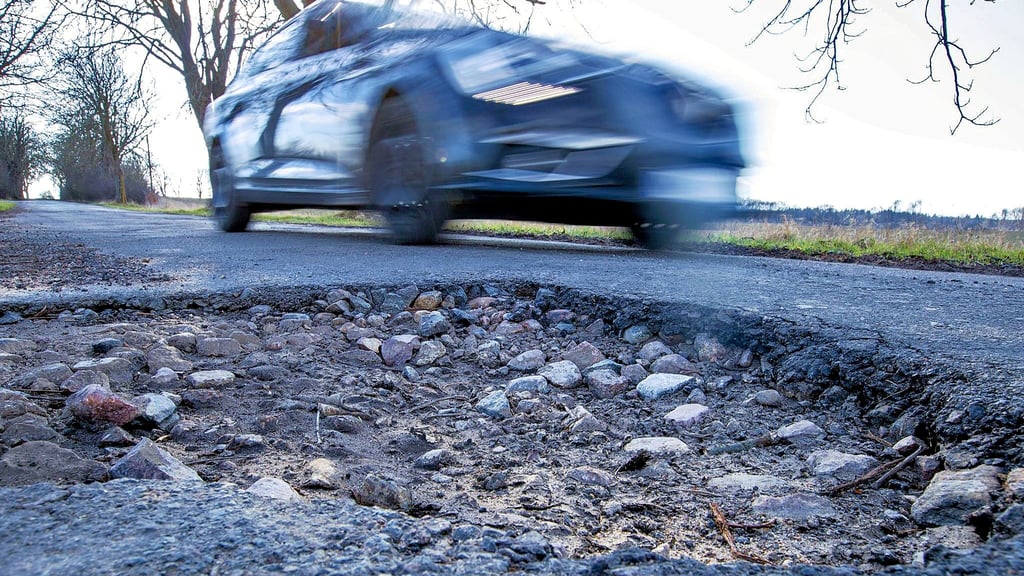In und um Naumburg präsentieren sich etliche Straßen in jämmerlichem Zustand. Wird jetzt wenigstens an einigen angepackt?