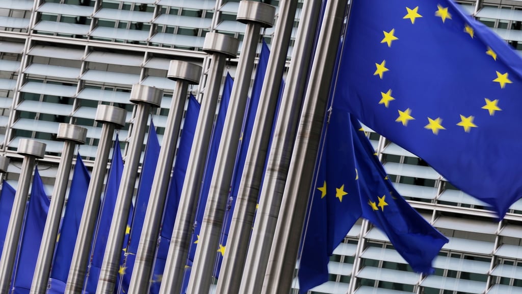 Die EU-Kommission nimmt Dienste von Amazon und Microsoft unter die Lupe. (Symbolbild)