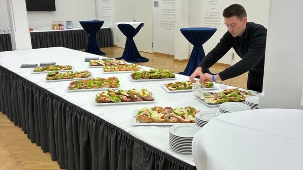 Frühstück in der Leopoldina: Das Warten auf den Kanzler dauert noch.