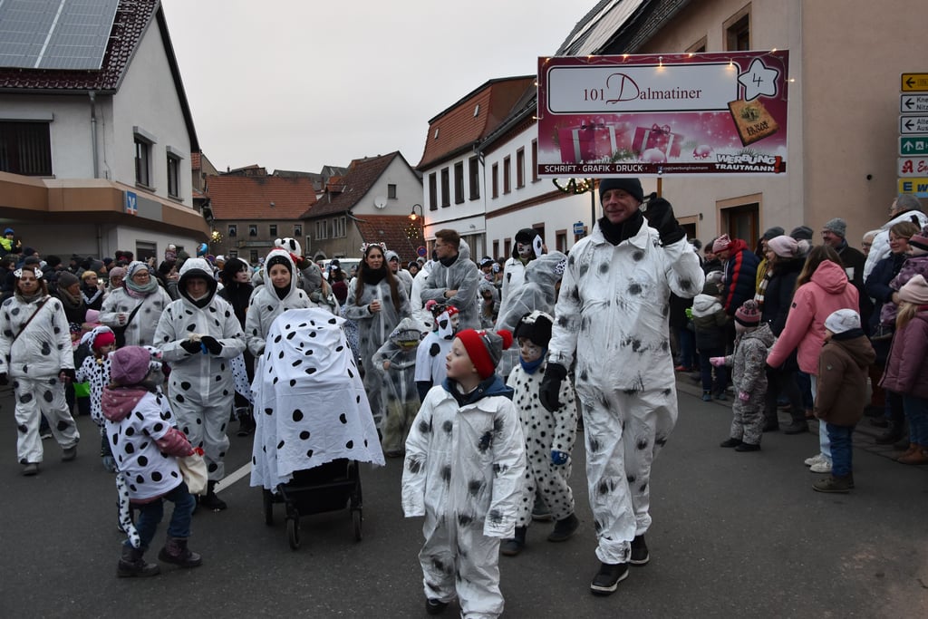 Solche Bilder sollen nicht der Vergangenheit angehören: Märchumzug in Bad Bibra im letzten Jahr.
