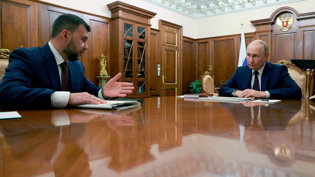 Der von Moskau eingesetzte Besatzungschef für Donezk, Denis Puschilin, hat nach ukrainischen Drohnenangriffen auf Wärmekraftwerke den regionalen Notstand ausgerufen. (Archivbild)