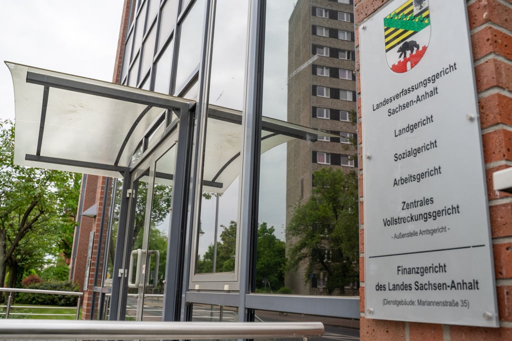 Das Landgericht Dessau-Roßlau im Justizzentrum Anhalt. Hier läuft der Prozess gegen einen Mann aus Sri Lanka.