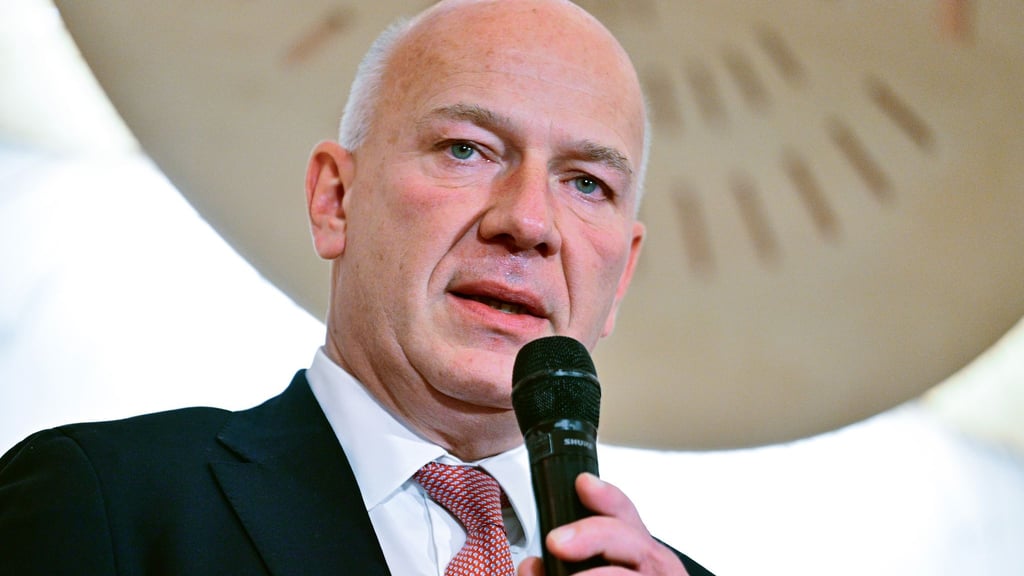 Berlins Regierender Bürgermeister Kai Wegner (CDU) will vorstellen, wie Berlin am Brandenburger Tor Silvester feiert. (Archivbild)