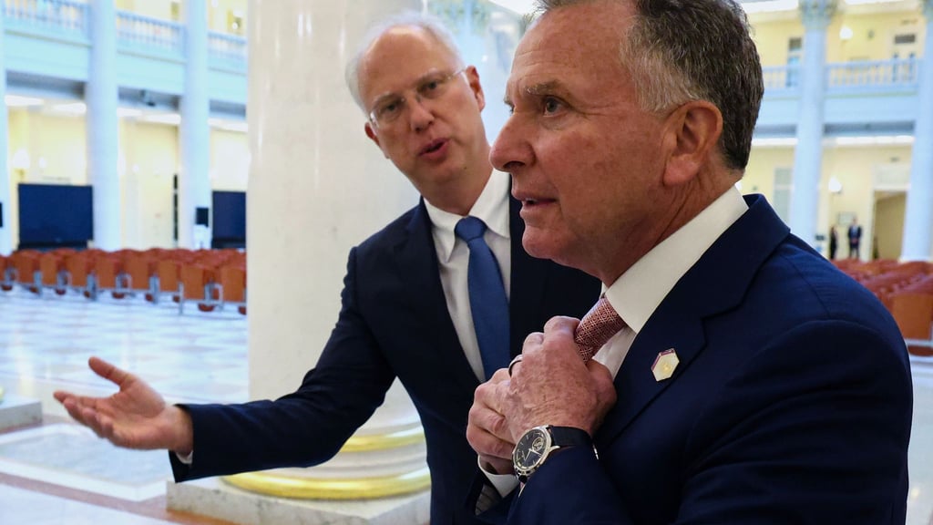 Kreml-Unterhändler Dmitrijew und der US-Sondergesandte Witkoff sollen den Friedensplan ausgearbeitet haben. (Archivbild)