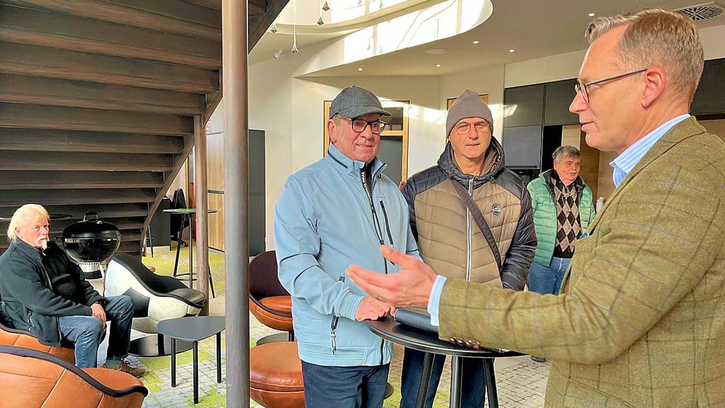 MZ vor Ort fand dieses Mal mit OB Christian Thieme – hier im Gespräch mit Steffen Stronsky und Willi Stoik – im Coworking-Space statt.  