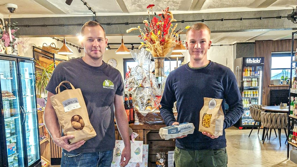 Maximilian Radtke (links) und Lukas Schulz tragen als junge, gut ausgebildete Mitarbeiter viel Verantwortung in der Wallstawe eGbR. 