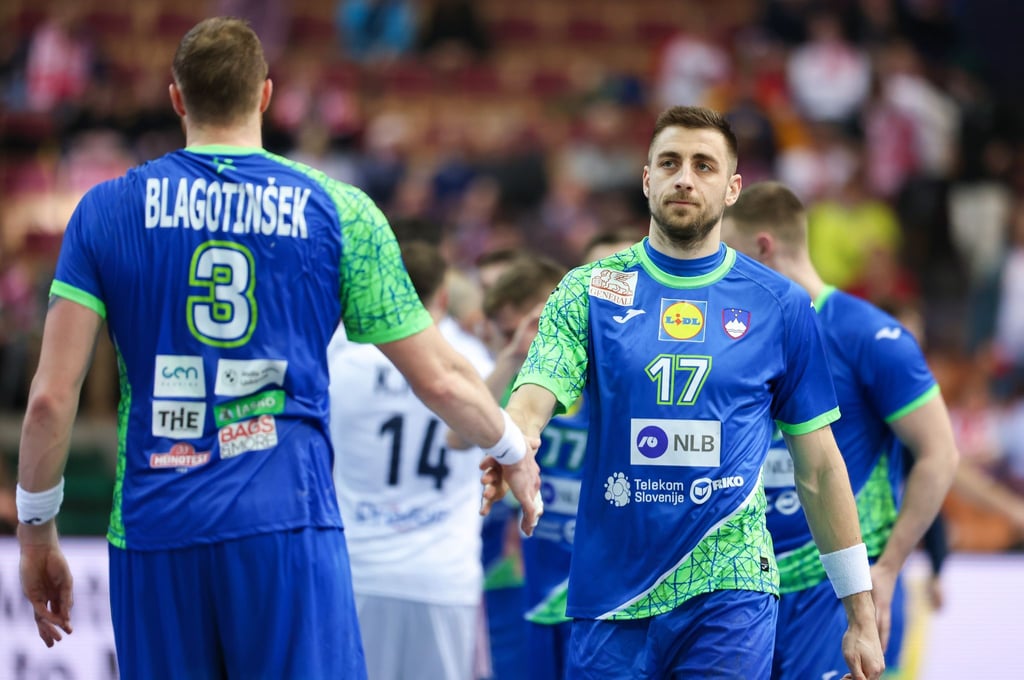 Der Slowene Nejc Cehte (r) kennt die Bundesliga. (Archivfoto)