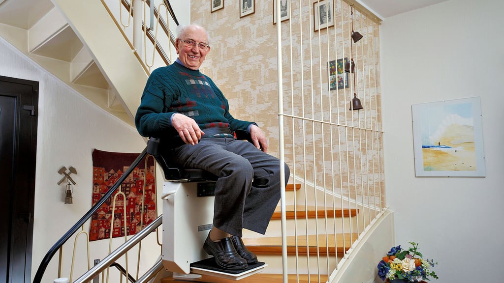 Viele Senioren tauschen ihr Haus gegen eine kleine Wohnung. 