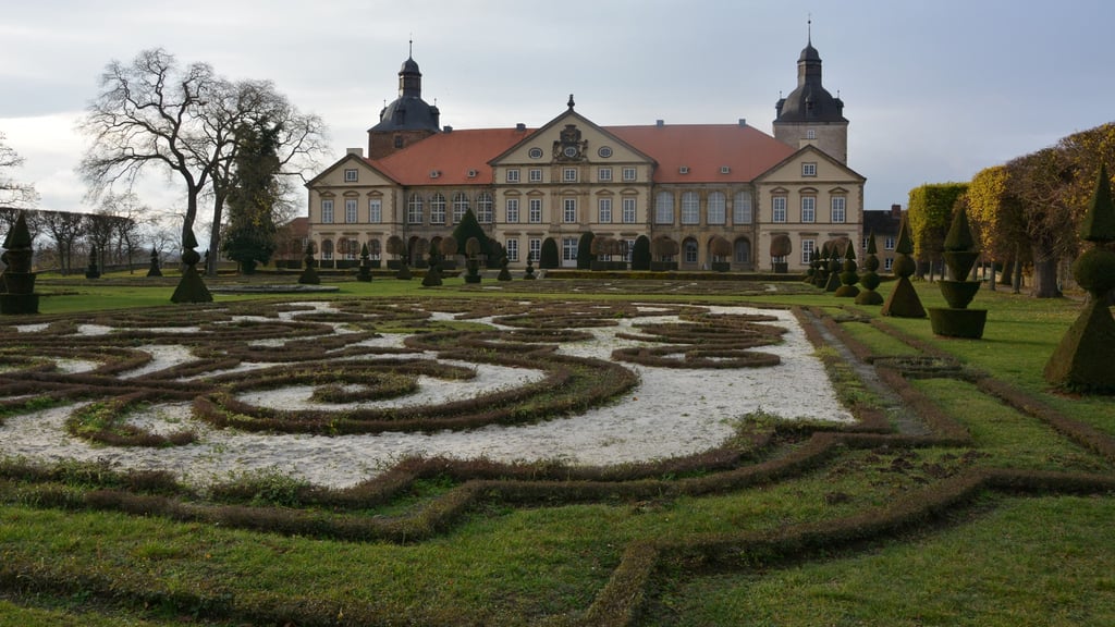 Schloss Hundisburg wird von der Stadt Haldensleben bezuschusst.