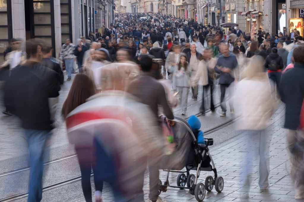 Die Einkaufsstraße Istiklal in Istanbul ist bei Touristen beliebt