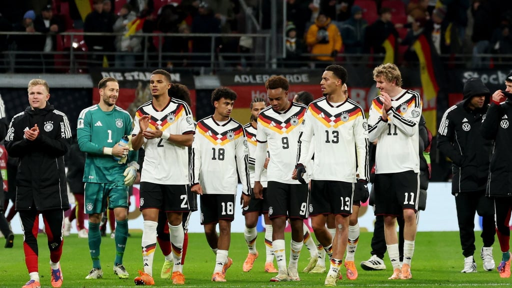 Die deutsche Fußball-Nationalmannschaft liegt in der FIFA-Weltrangliste auf dem neunten Platz.